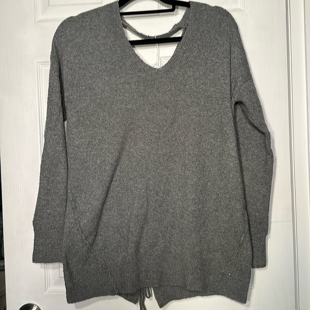 Women’s V-neck Sweater